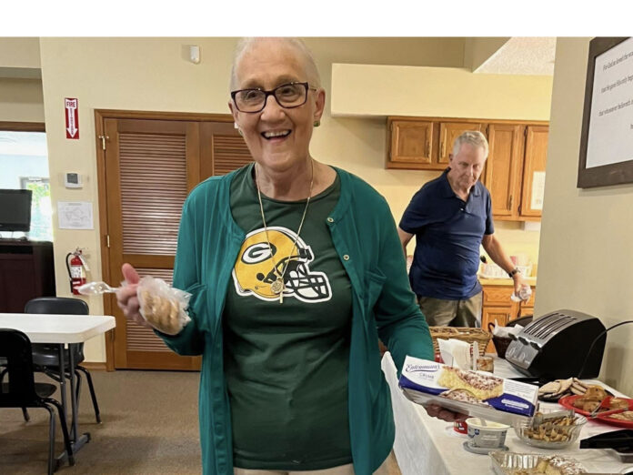 MNL Get to Know Sandy Mitten 2507A copy2